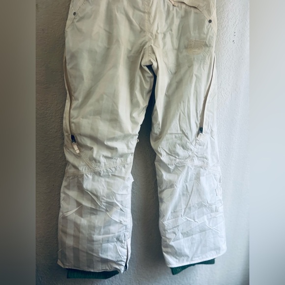 Burton Women's "Cruzer Insulated" Snowboarding Pants - Size M like new no tags - Picture 6 of 12